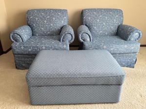 lot 85D image: Pair of Broyhill Upholstered Armchairs with Ottoman in Blue Floral Pattern