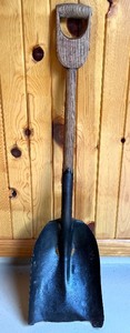 lot 161N image: Vintage Short Handle Metal Coal Shovel with Wooden Grip