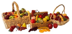 lot 122D image: LL - Set of 3 Wicker Baskets with Faux Fruit Assortment