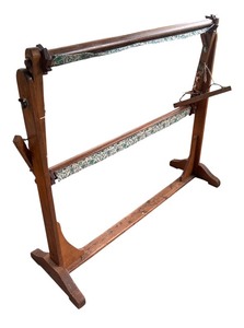 lot 69R image: P - Vintage Wooden Quilt Stand