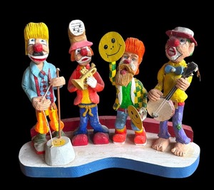 lot 72R image: P - Pobbies Crafty Crafts Carved Wooden Clown Quartet Sculpture
