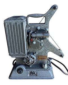 lot 169R image: P - Vintage Keystone 8mm Projector Model R-8 with Case