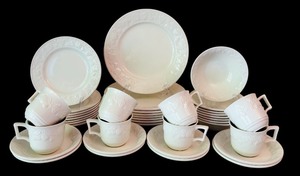 lot 90H image: DR - Vintage International Tableworks Devonshire 8-Piece Dinnerware Set with Embossed Fruit Pattern