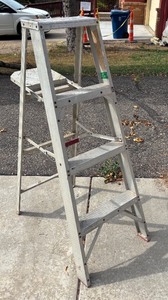 lot 323R image: G - Metal Step Ladder
