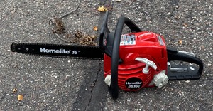 lot 333R image: G - Homelite 16 Inch Chainsaw Model UT10660A with Case