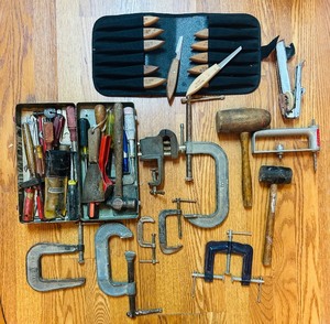 lot 233C image: S - Large Mixed Lot of Hand Tools, Clamps, Mallets, and Carving Set