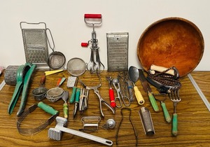 lot 263C image: LL - Collection of Vintage Kitchen Utensils and Parris Chicago Mixing Bowl