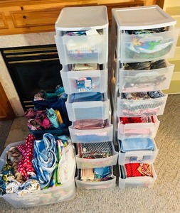 lot 286C image: LL - Large Collection of Assorted Fabric and Quilting Material