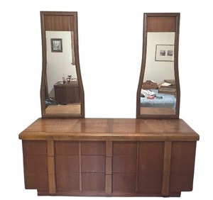 lot 1D image: Lane Mid-Century Modern Dresser with Dual Mirrors