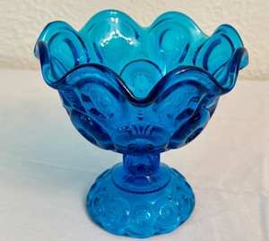 lot 54D image: DR - Vintage LE Smith Moon and Stars Blue Glass Candy Dish