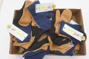 lot 8 image: NEW Kids Mittens (10 bundles of 3)