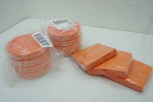 lot 22 image: NEW Disposable Dessert Plates (320) & Napkins (120)