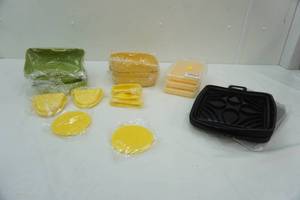 lot 82 image: Silicone kitchenware