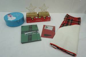 lot 97 image: Christmas Decor & Entertainment