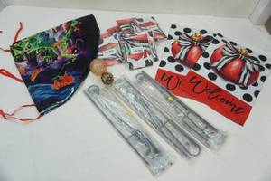 lot 107 image: Garden Flag Holders (3ct) Welcome Christmas Garden Flags