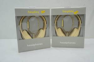lot 157 image: (2ct) Corded Headphones