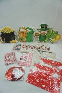 lot 168 image: Valentines & St. Patricks Decor