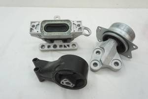 lot 174 image: Cadillac mounts