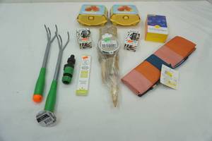 lot 189 image: garden supplies