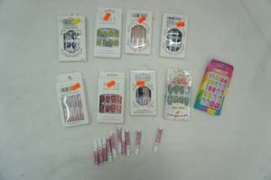 lot 206 image: Press on Nail Sets (9ct) and Glue