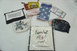 lot 210 image: Canvas Tote Bag, Makeup Bags