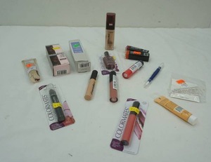 lot 222 image: Makeup & Beauty Lot