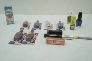 lot 223 image: Makeup & Beauty Lot