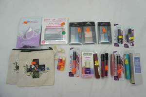 lot 243 image: Makeup & Beauty Lot