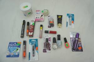 lot 246 image: Makeup & Beauty Lot