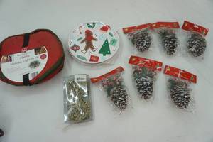 lot 269 image: Christmas Lot