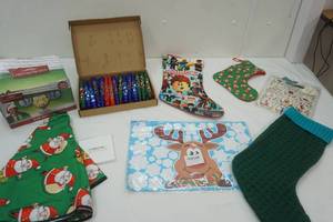 lot 270 image: Christmas Lot