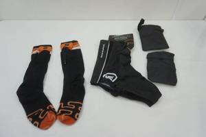 lot 298 image: Heated Socks & Gaiter Overshoes
