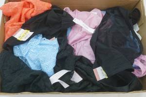 lot 357 image: Womens Underwear L NEW