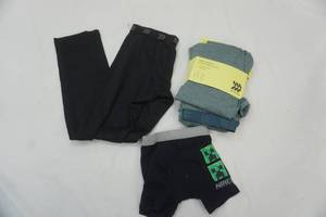 lot 384 image: Youth L Thermals