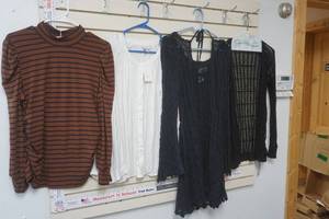 lot 405 image: Womens Clothes (4 pieces) NEW