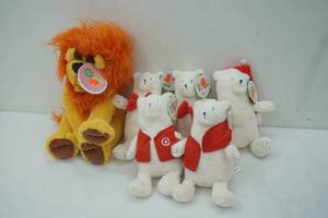 lot 419 image: Stuffed Animals (Lion & Polar Bears)