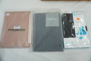 lot 431 image: Tablet & iPad Cases (3ct)