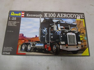 lot 101 image: Vintage Semi Model
