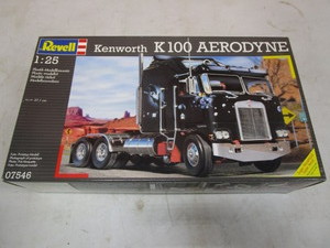 lot 103 image: Vintage Semi Model