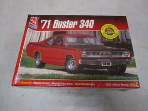lot 109 image: Vintage Muscle Car Model (factory sealed)
