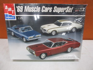 lot 126 image: Vintage Muscle Car Model Set (factory sealed)
