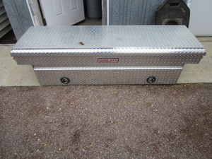 lot 18 image: Alum Pickup Toolbox