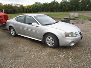 lot 11 image: 2008 Pontiac Grand Prix