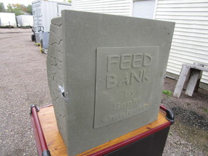 lot 40 image: Wildlife Feed Bank