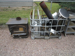 lot 78 image: Wood Stove, Chimney Pipes & (new) Fan