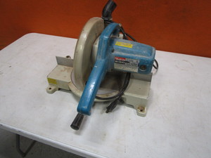 lot 155 image: Makita Miter Saw