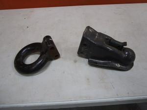 lot 187 image: Pintle Hitch & 2 516 Ball Hitch