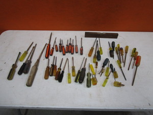 lot 195 image: Screwdrivers