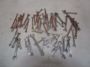 lot 208 image: Std. & Metric Wrenches