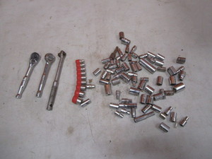 lot 211 image: 14 Drive Sockets, Ratchets, Breaker Bar